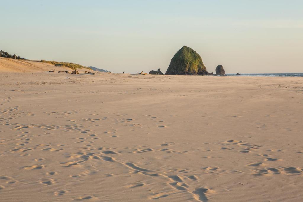 Schooner'S Cove Inn Cannon Beach Exterior photo